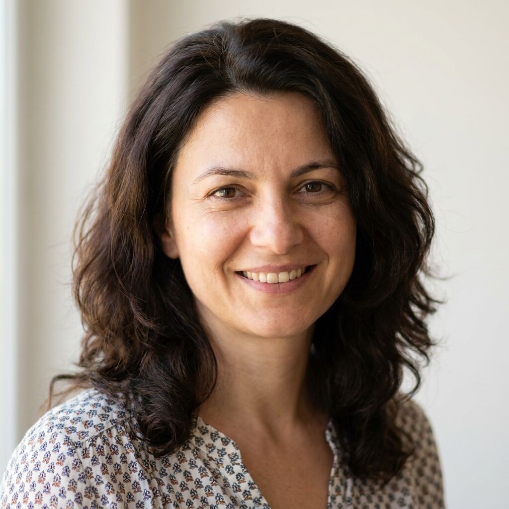 Desi, 44